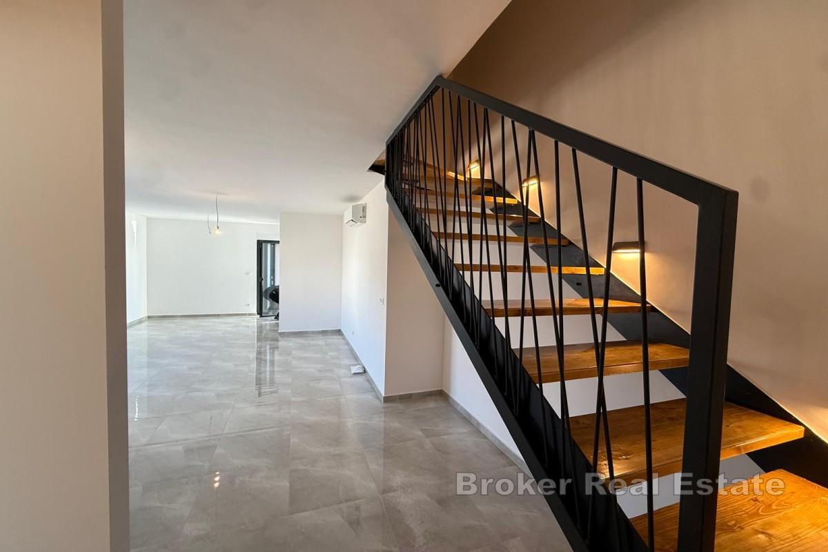 Просторная двухуровневая квартира в тихом районе