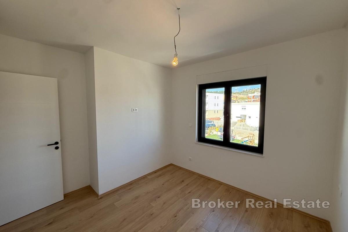 Prostrani dvoetažni stan na mirnoj lokaciji