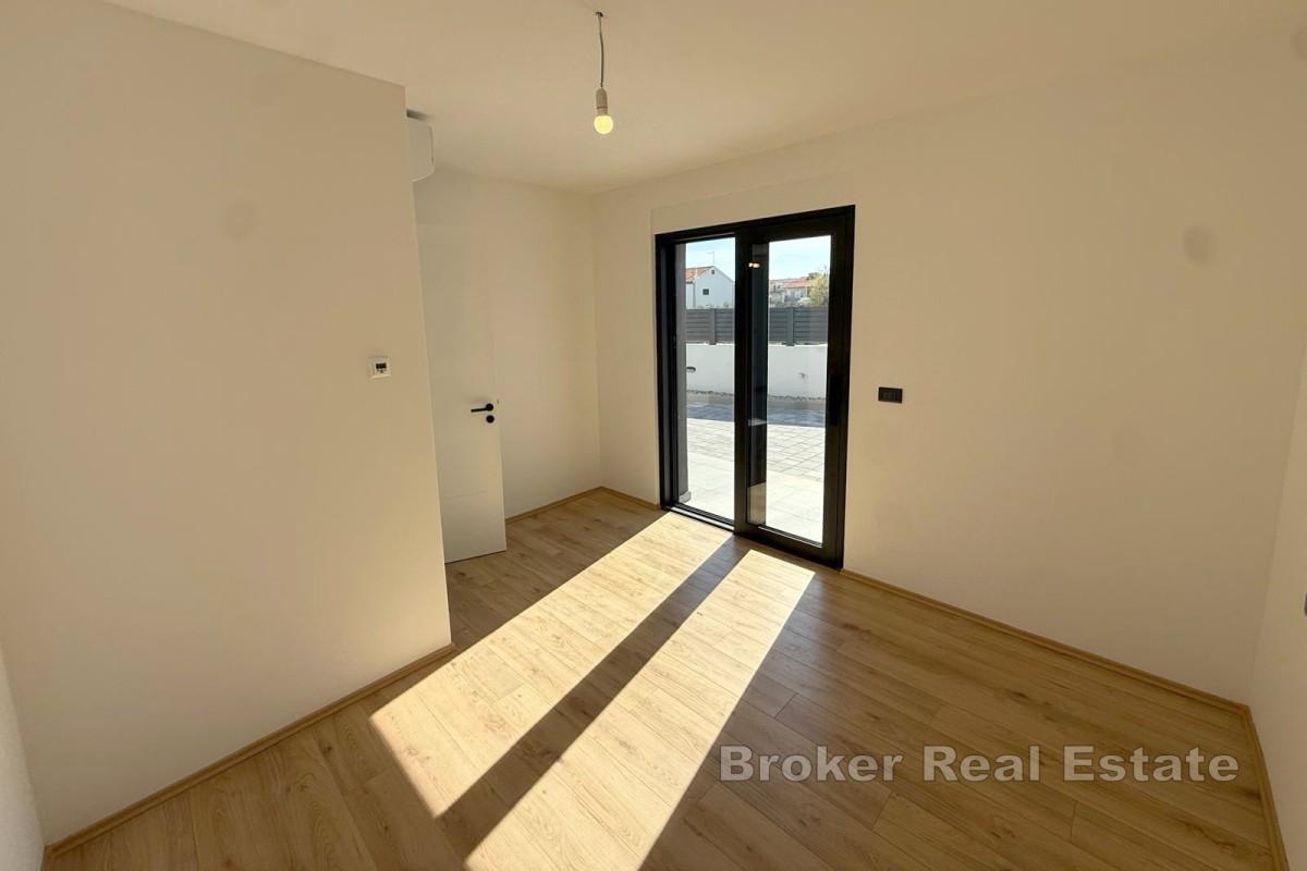 Nowoczesny apartament z ogródkiem