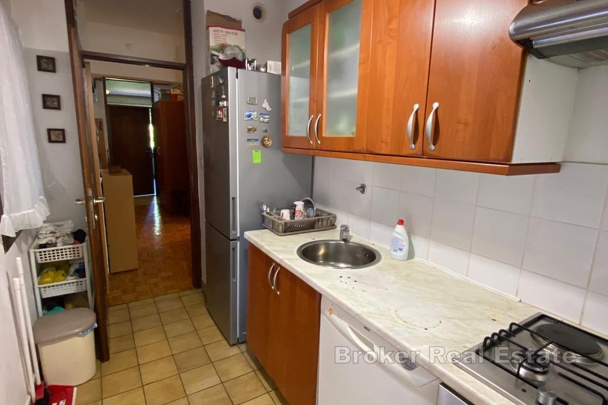 Ampio appartamento bilocale con loggia in posizione eccellente