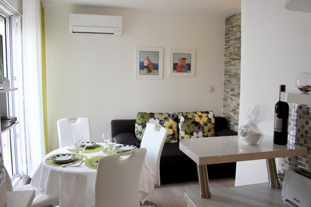 001-2060-01-split-one-bedroom-apartment-with-sea-view-for-sale