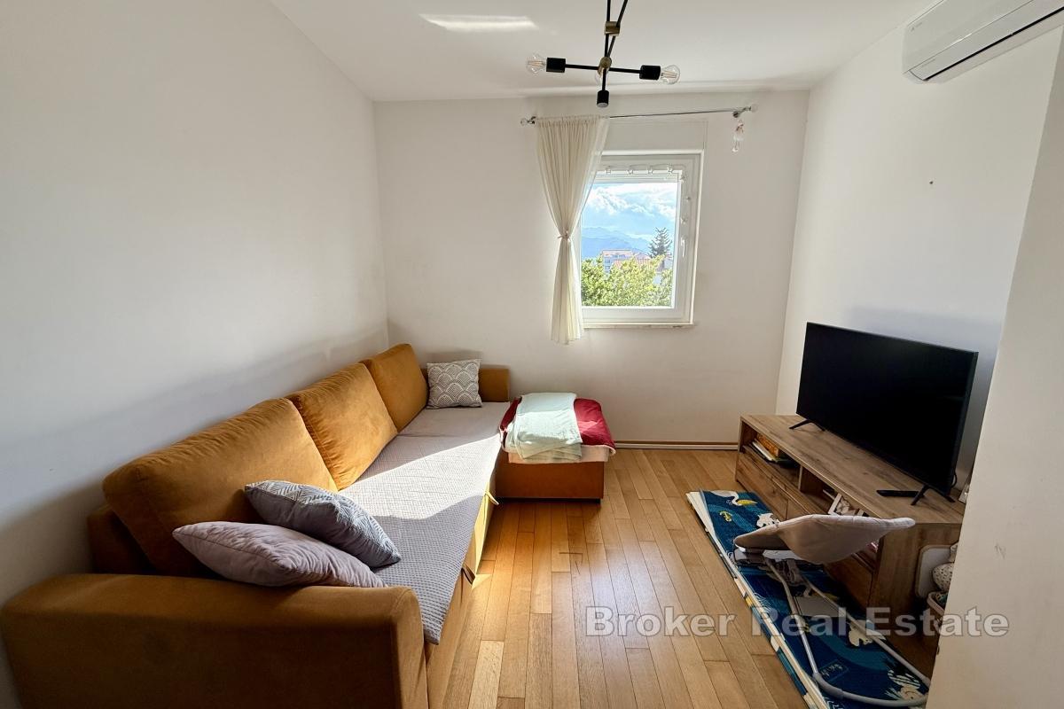 Funktionale und helle 2-Zimmer-Wohnung mit zwei Parkplätzen