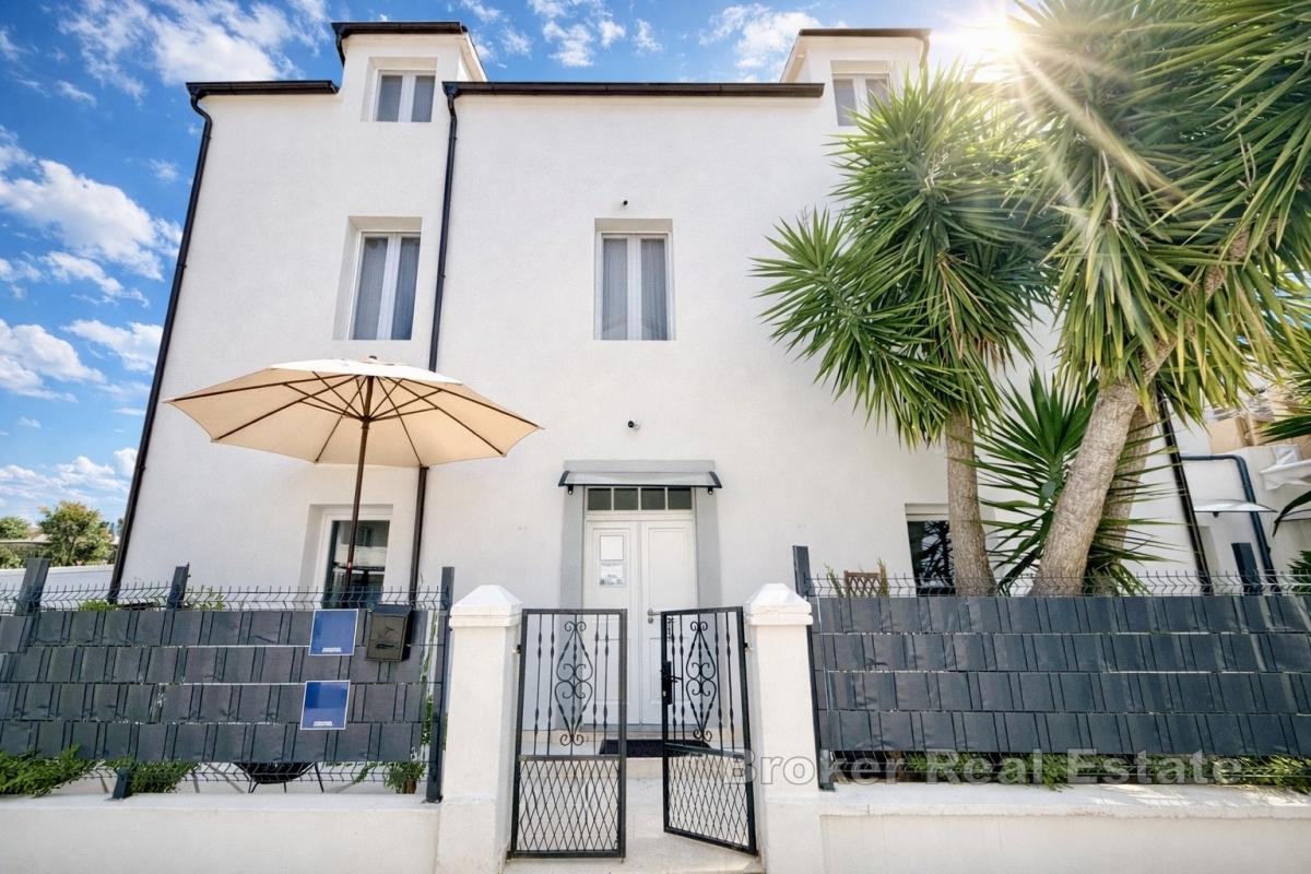Immeuble moderne de 6 appartements idéalement situé