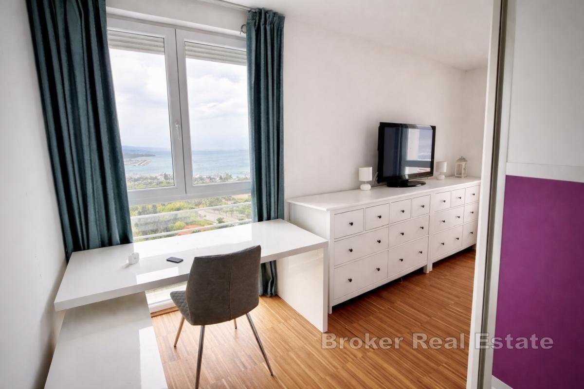 Уютная трехкомнатная квартира с открытым видом на море и город