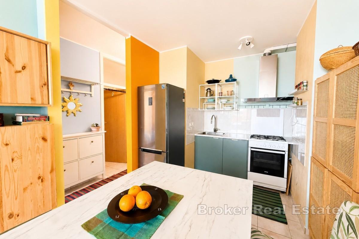 Appartement T2 ensoleillé avec vue panoramique sur la mer
