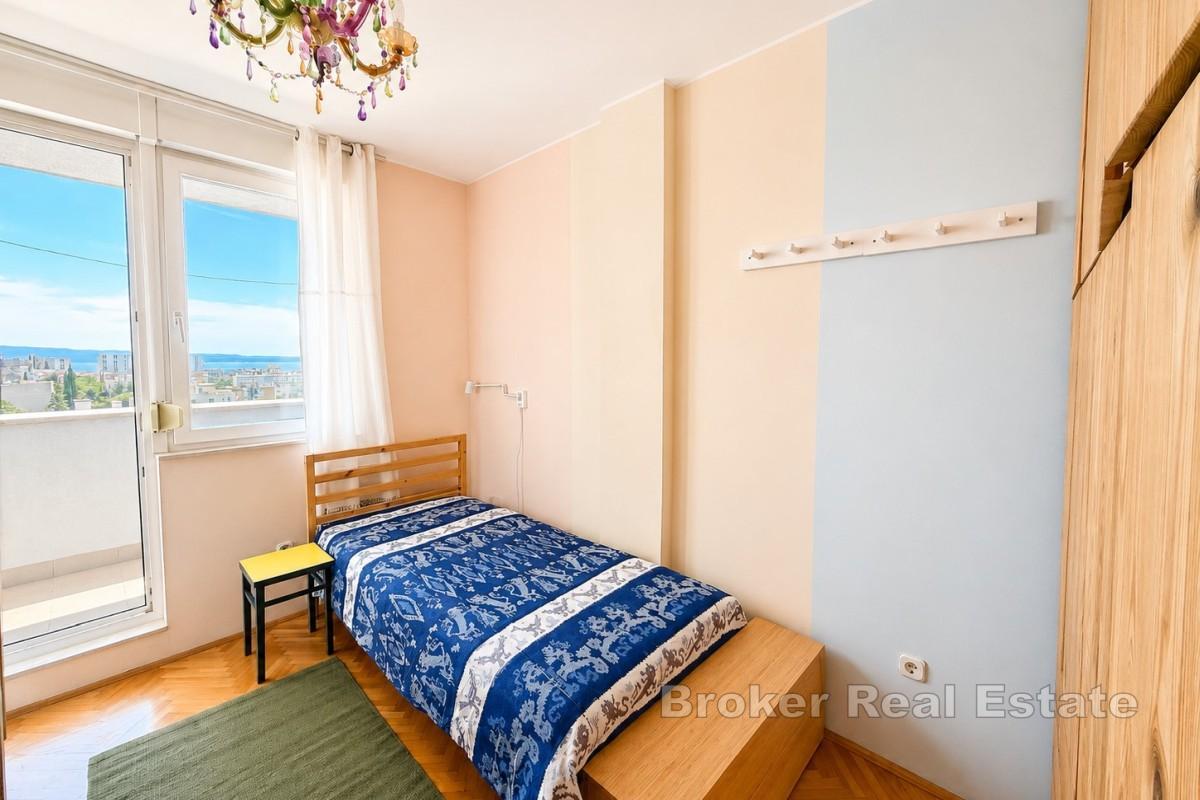 Appartement T2 ensoleillé avec vue panoramique sur la mer