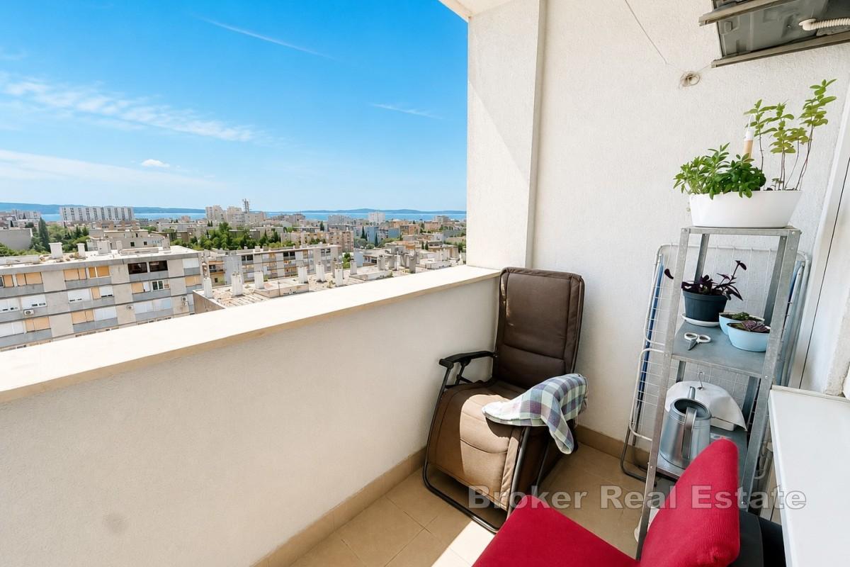 Appartement T2 ensoleillé avec vue panoramique sur la mer