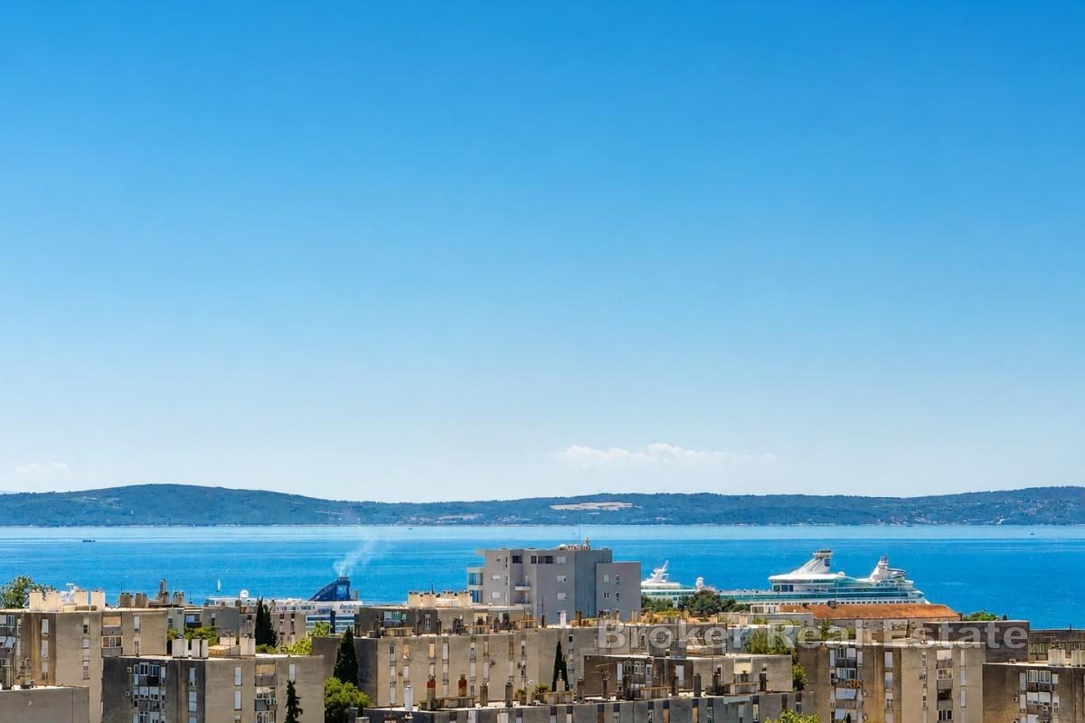 Appartement T2 ensoleillé avec vue panoramique sur la mer
