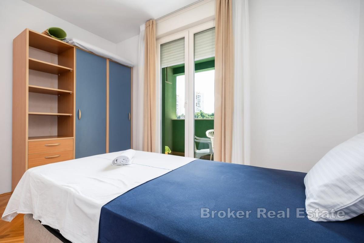 Меблированная двухкомнатная квартира в отличном месте