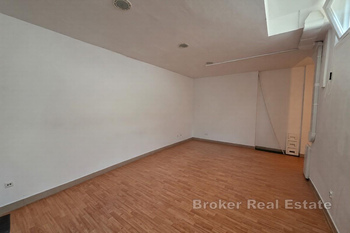 Многоцелевые коммерческие помещения