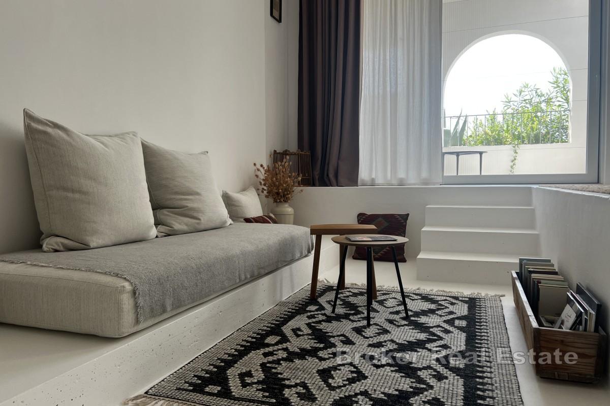 Moderne Villa im Herzen einer dalmatinischen Kleinstadt