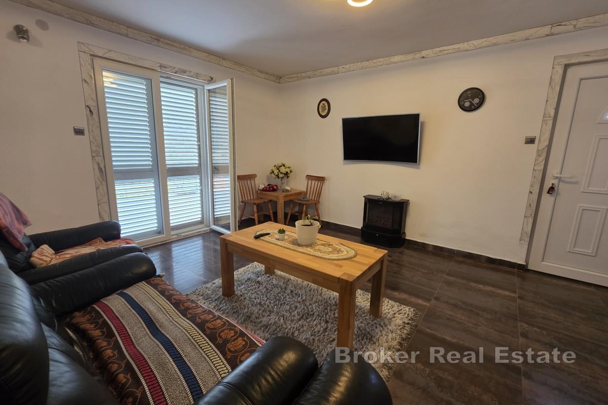 Przestronny dom z gajem oliwnym i niepowtarzalnym widokiem na zatokę