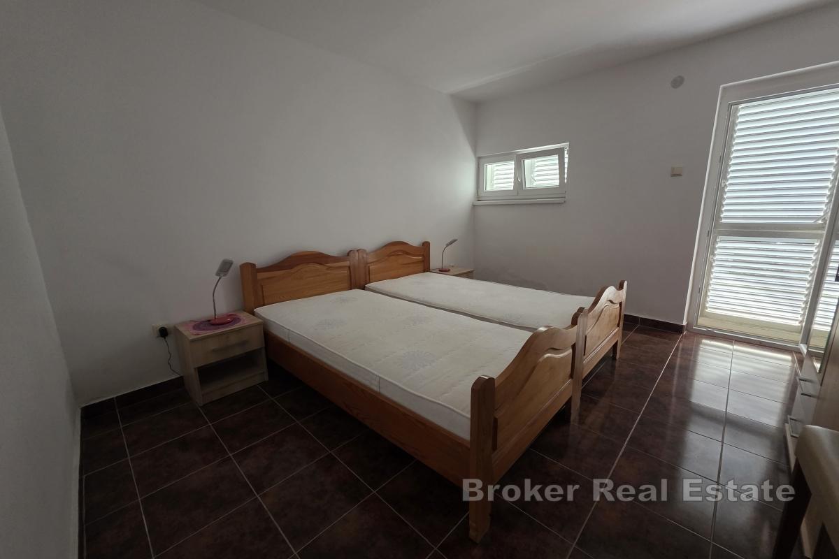 Przestronny dom z gajem oliwnym i niepowtarzalnym widokiem na zatokę