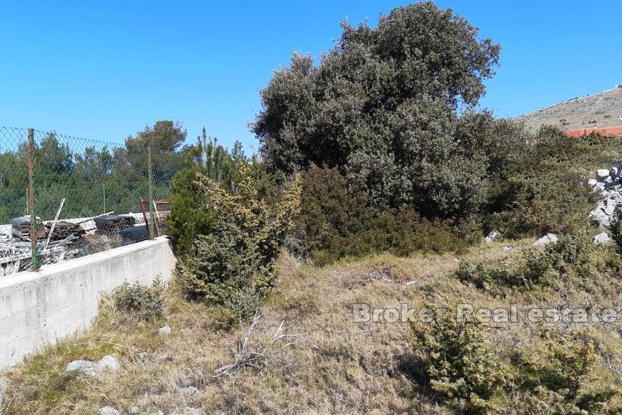 Byggnadsmark med havsutsikt