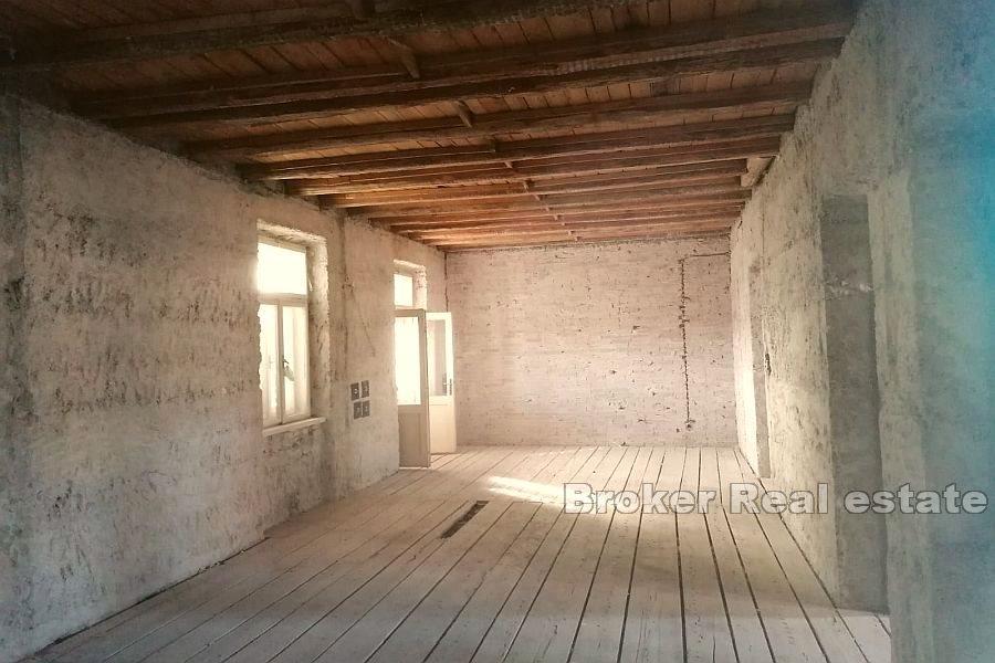 Unfinished apartment in an attractive location