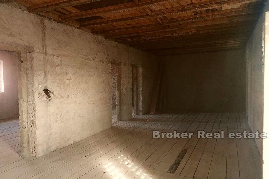 Unfinished apartment in an attractive location