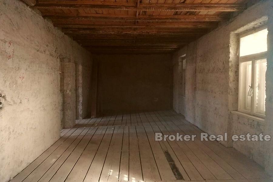 Unfinished apartment in an attractive location