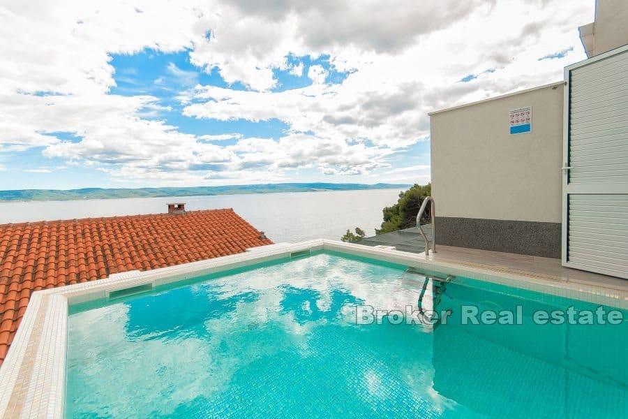 Semi-detached house with sea view