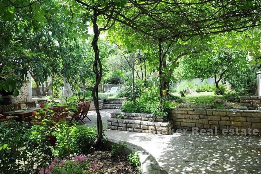 Beautiful house 30 meters from the sea