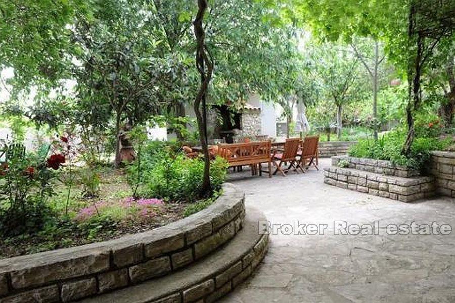 Beautiful house 30 meters from the sea