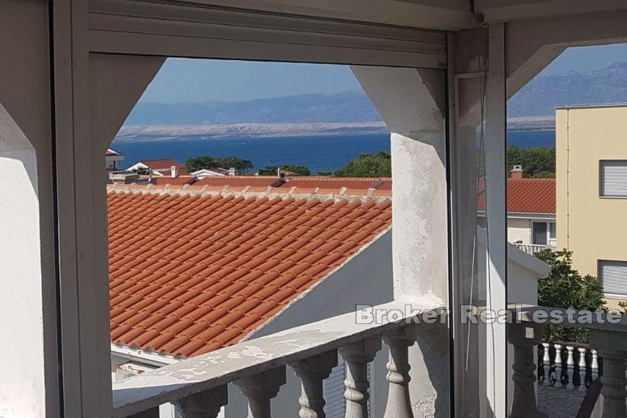 Maison familiale sur trois étages près de la mer