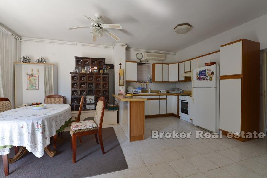 Maison au premier rang à la mer