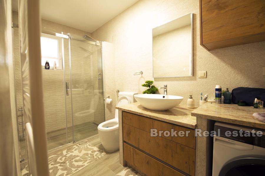 Villa en pierre avec vue sur Velebit