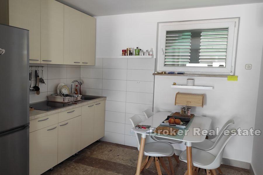 Dvojna kuća s pogledom na more