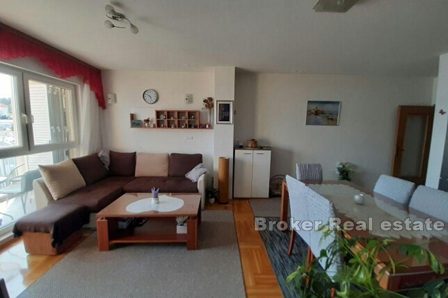 Appartamento con vista mare