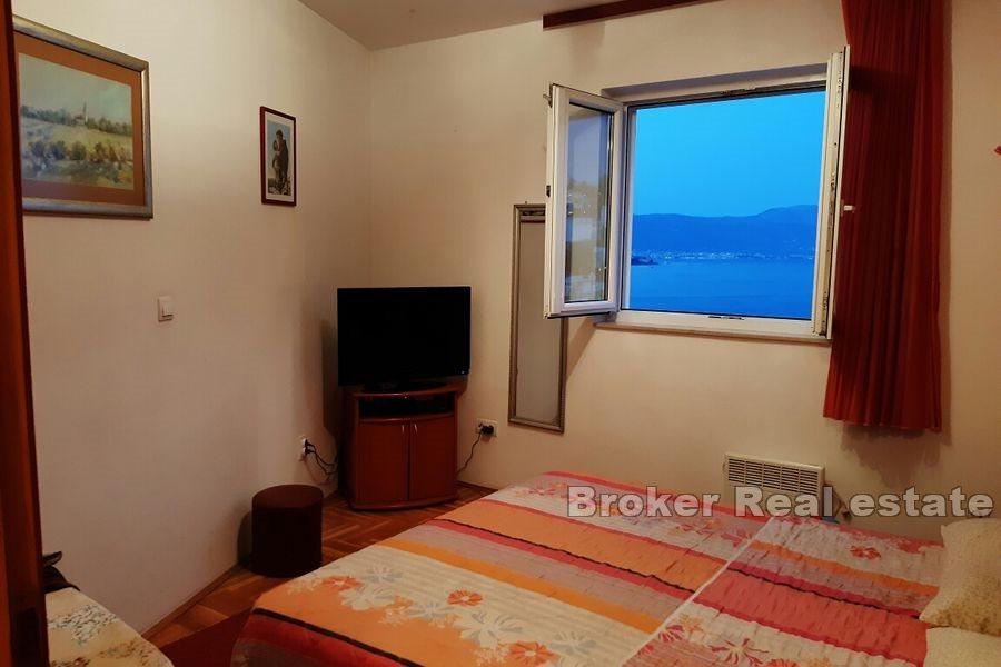 Apartment with sea view