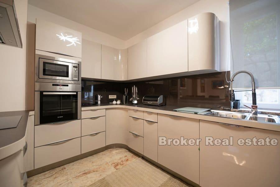 Matulji, luxury family house