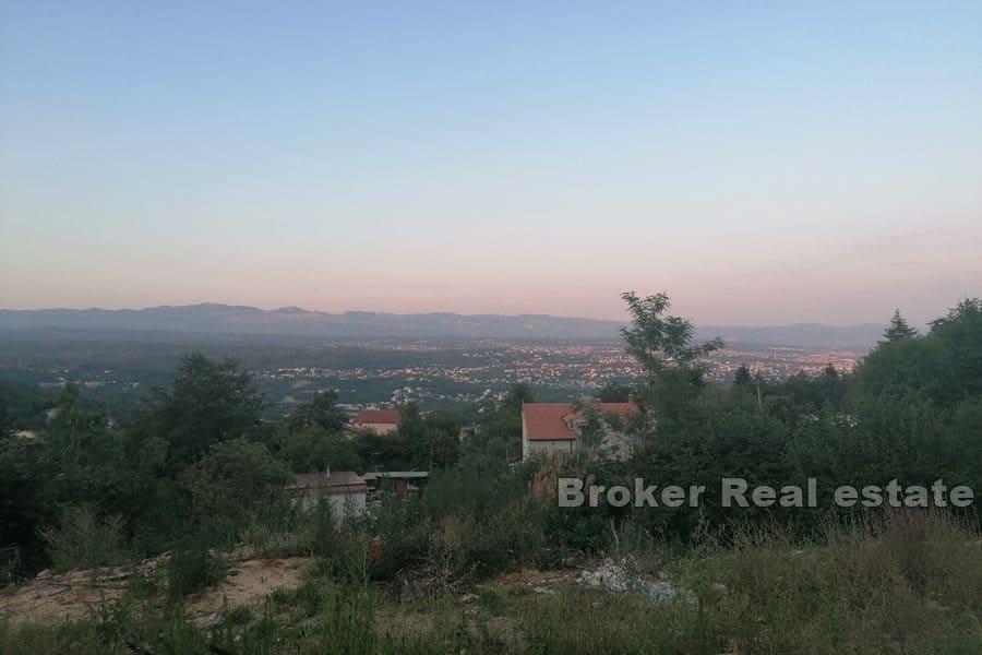 Строящийся дом