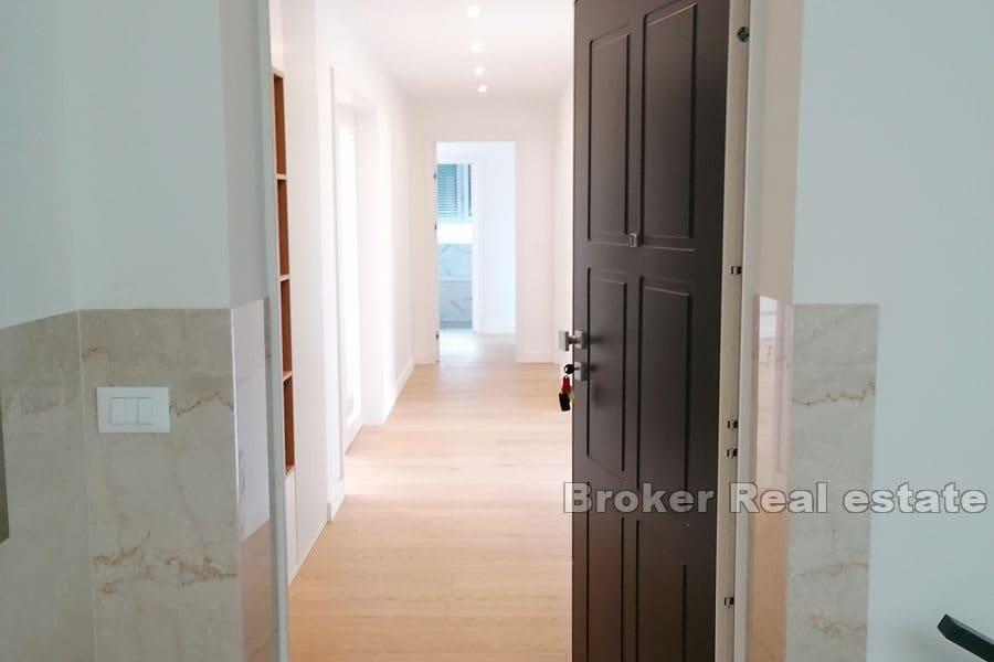 Apartment with a sea view