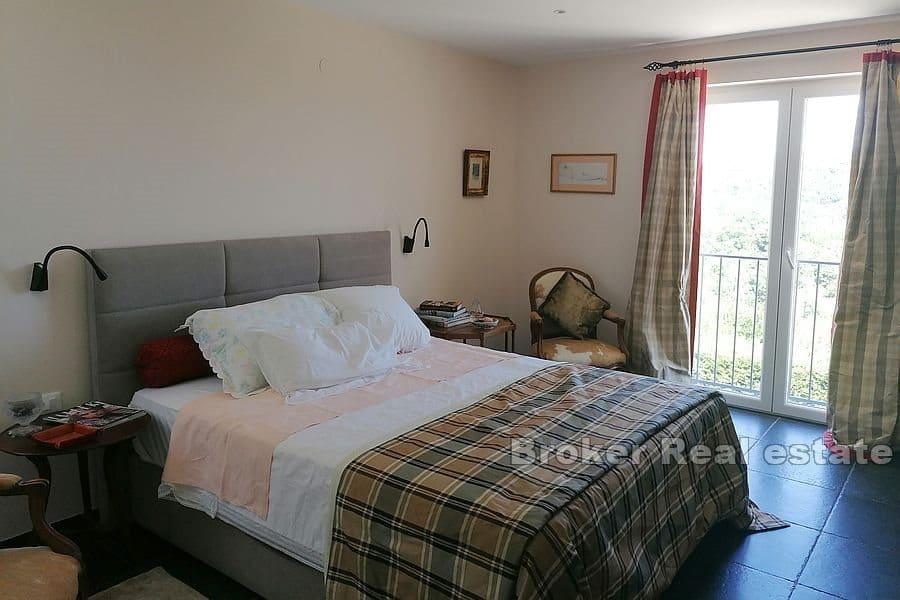 Property with pool and sea view