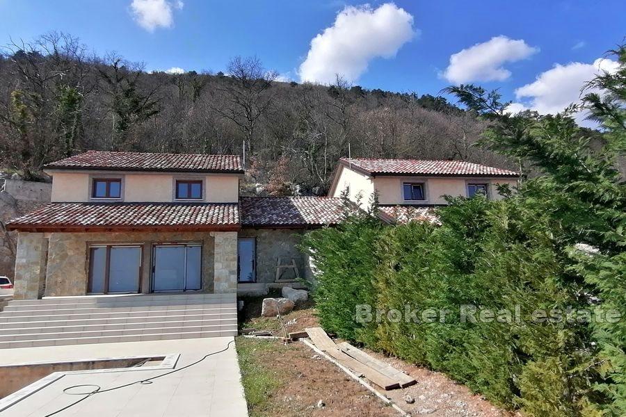 Ičići, dvije kuće s bazenom