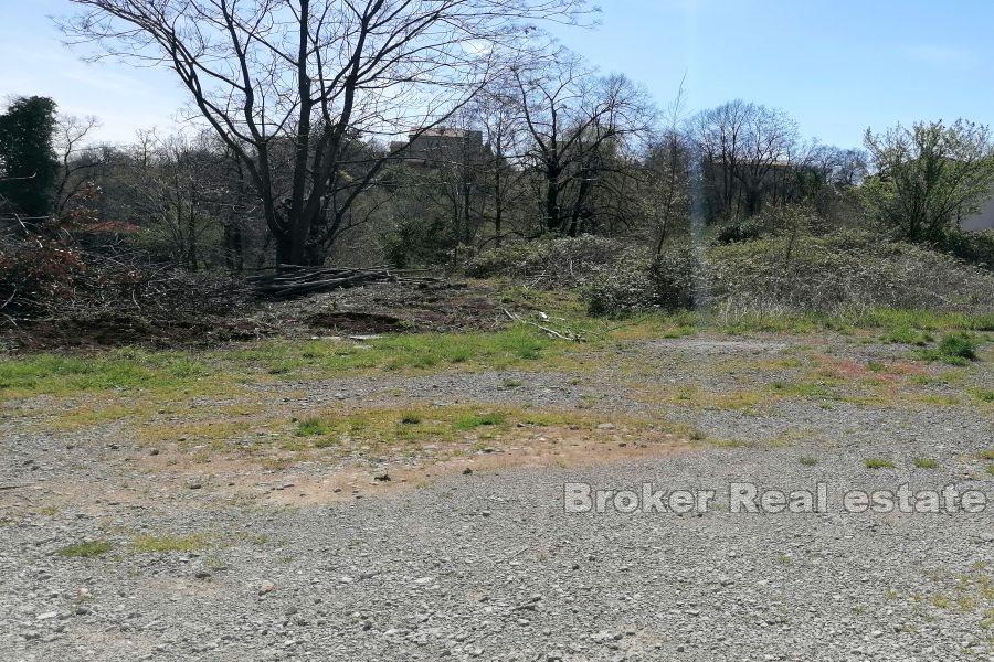 Building land in an excellent location