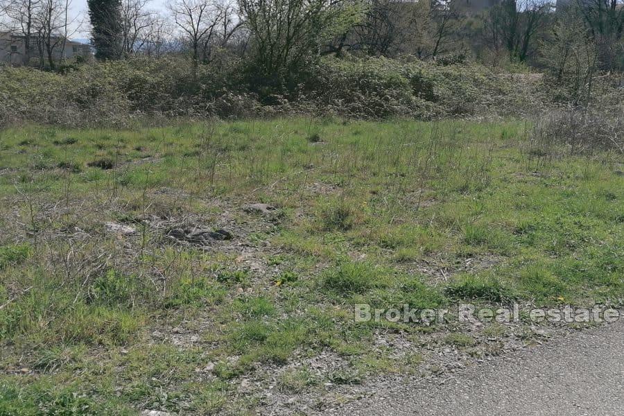 Stavební pozemek ve výborné lokalitě