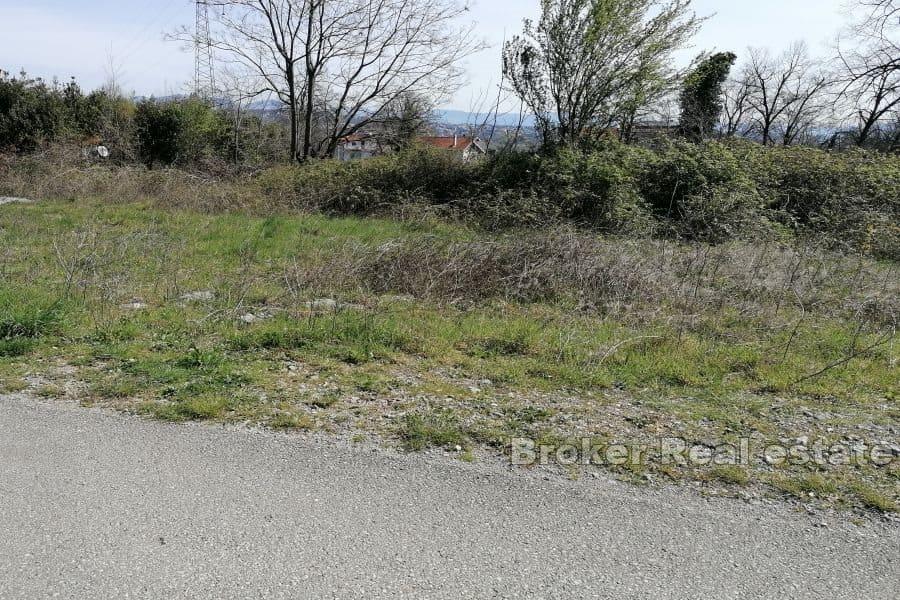 Stavební pozemek ve výborné lokalitě