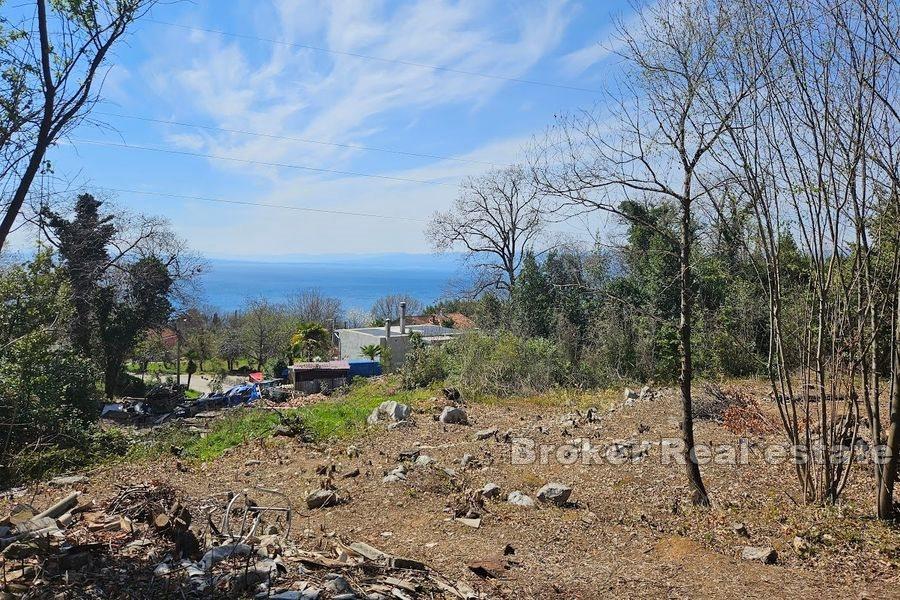 Lovran, terrain constructible avec vue mer