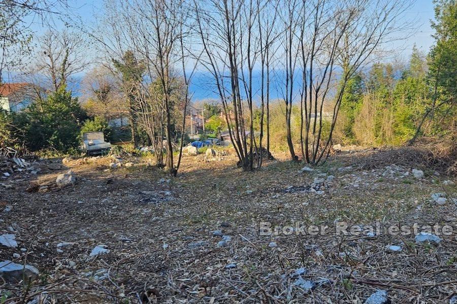 Lovran, terrain constructible avec vue mer
