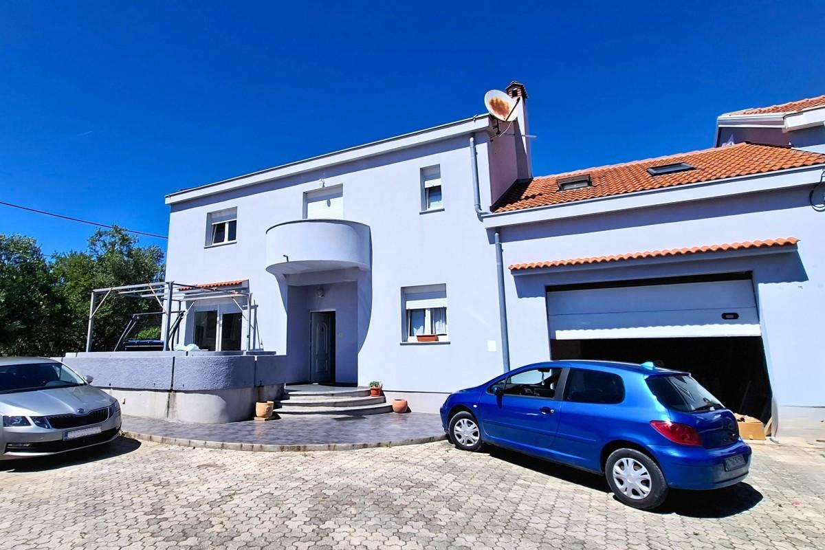 001-2121-01-Zadar-spacious-house-with-garden-for-sale