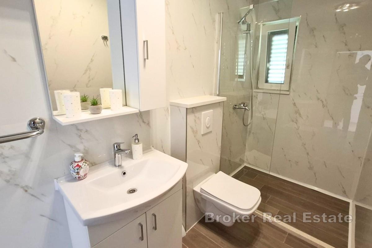 Dwupokojowy apartament z widokiem na morze, blisko plaży