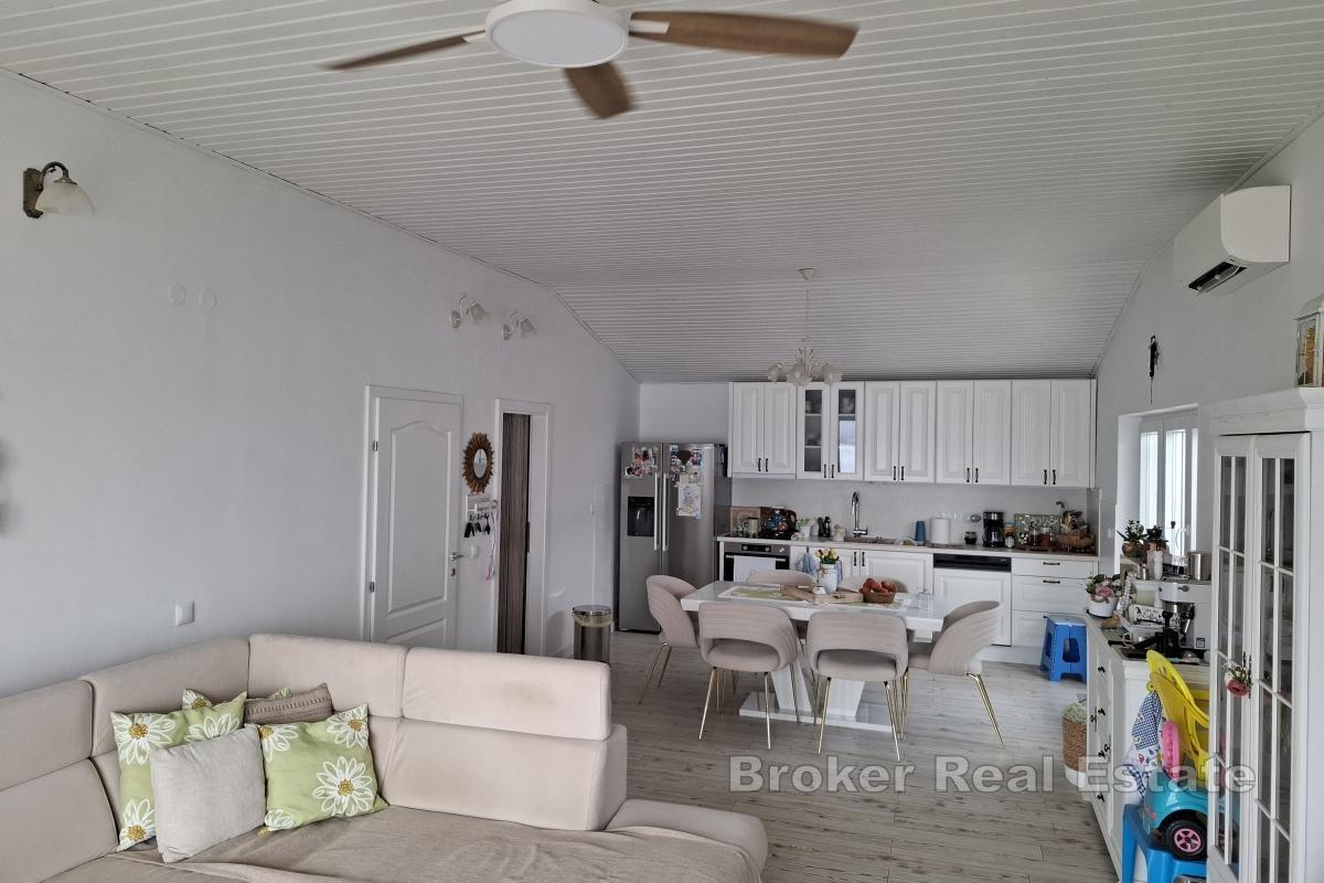 Przestronny apartament z widokiem na morze