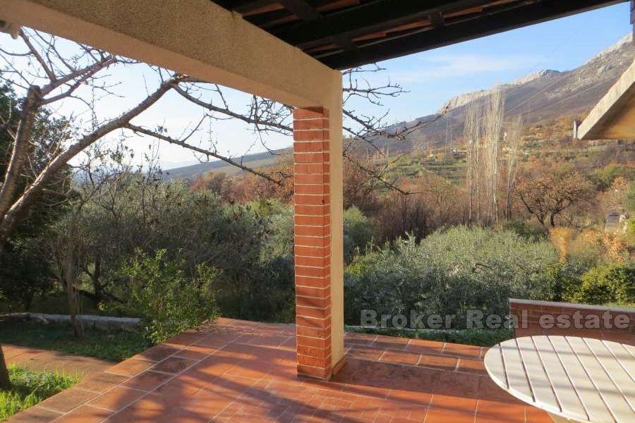 Haus auf 2 Etagen, mit Meerblick, zu verkaufen