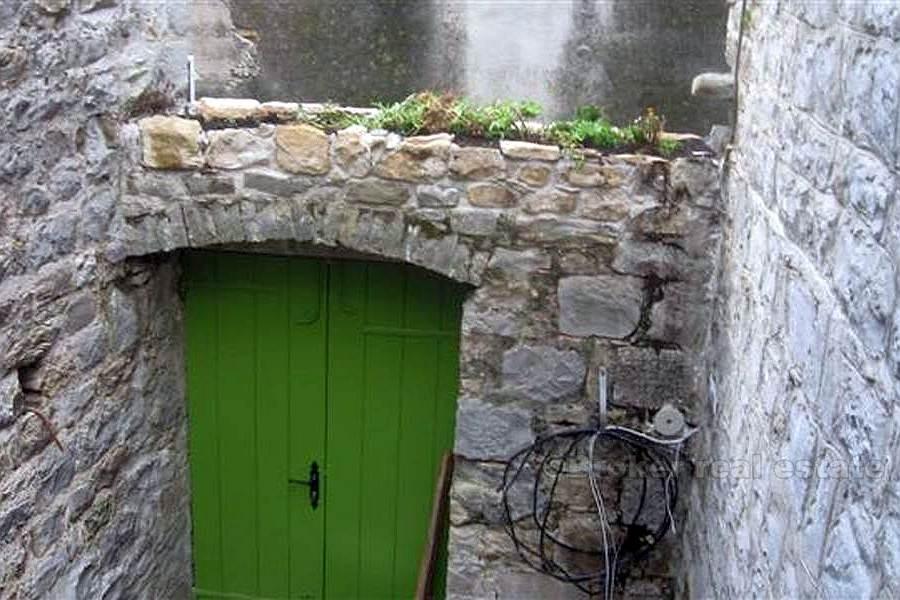 Maison à trois étages, à vendre