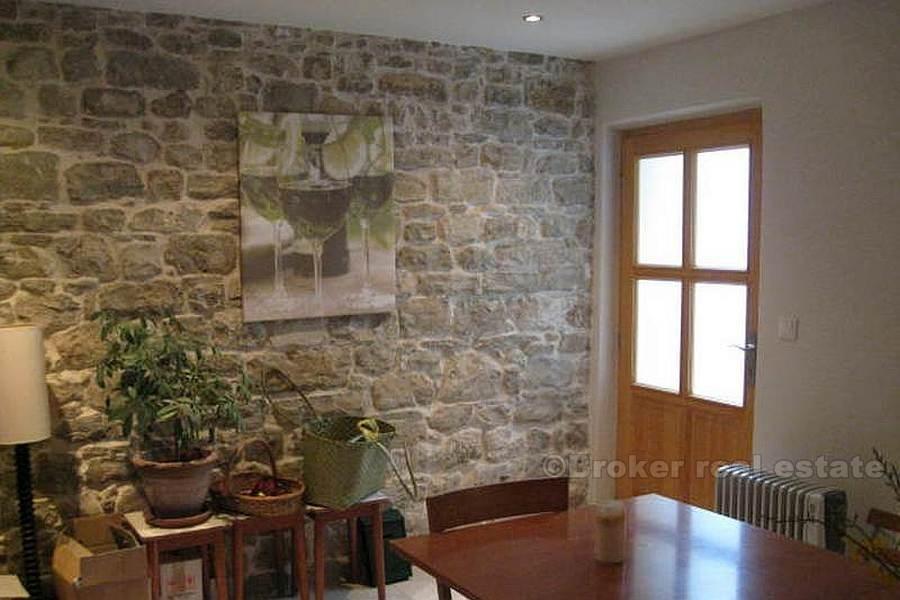 Dom trzypiętrowy, na sprzedaż