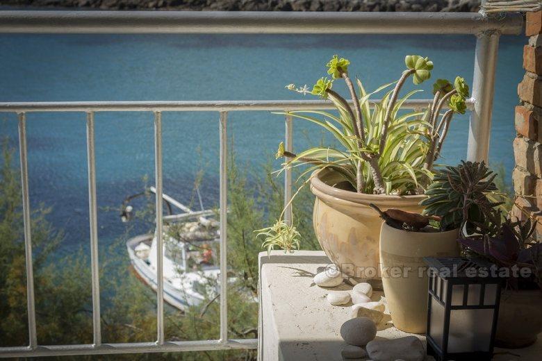 House in the bay, first row to the sea