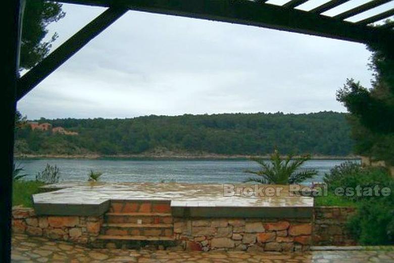 Casa in posizione eccezionale, fronte mare, in vendita