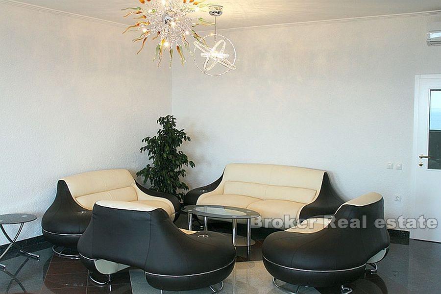 Wspaniała willa z otwartym widokiem na morze