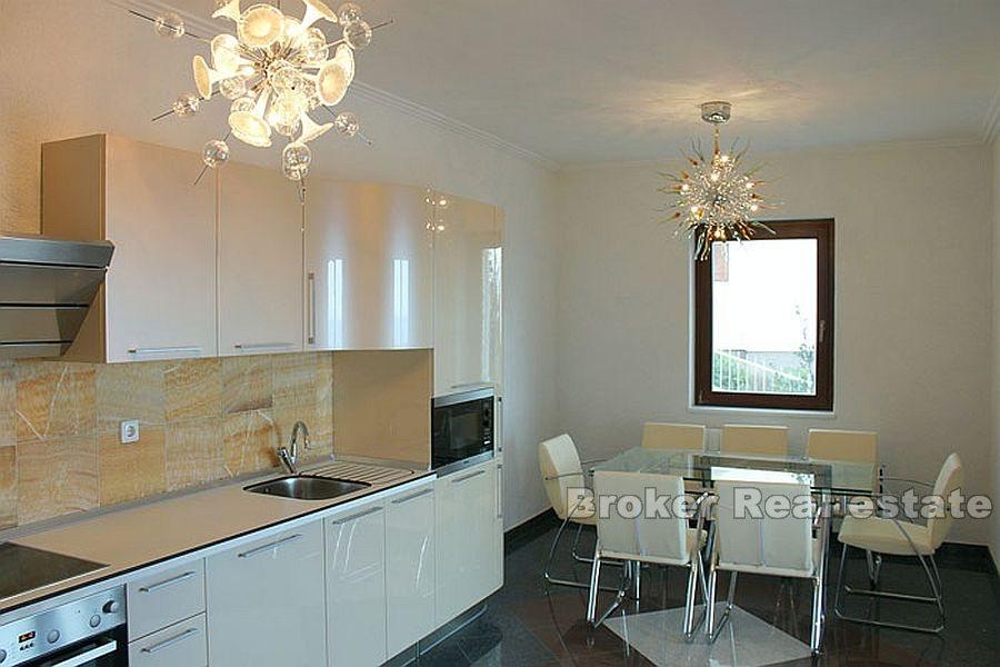 Wspaniała willa z otwartym widokiem na morze